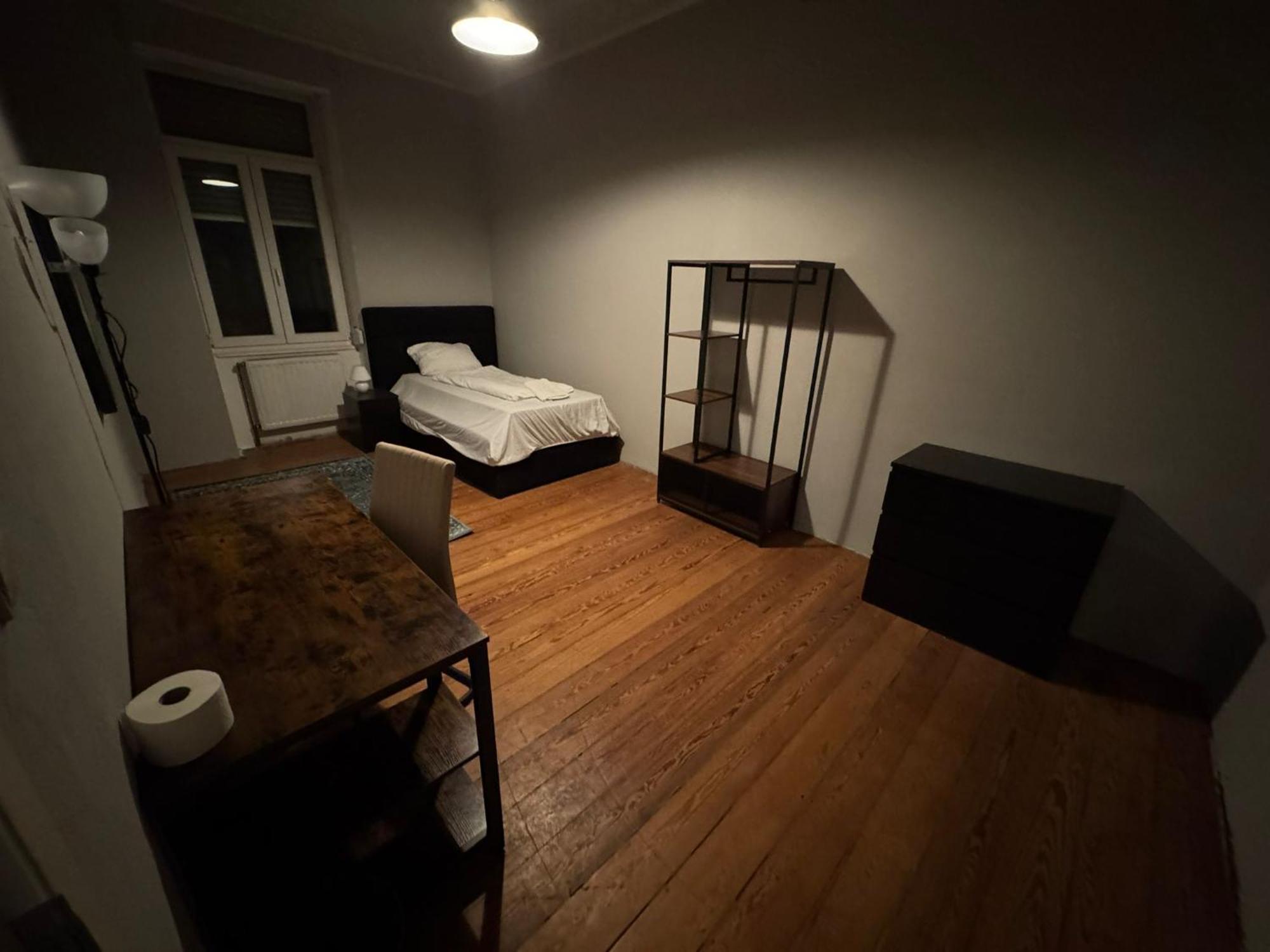 Zimmer In Kaiserslautern Habitación foto