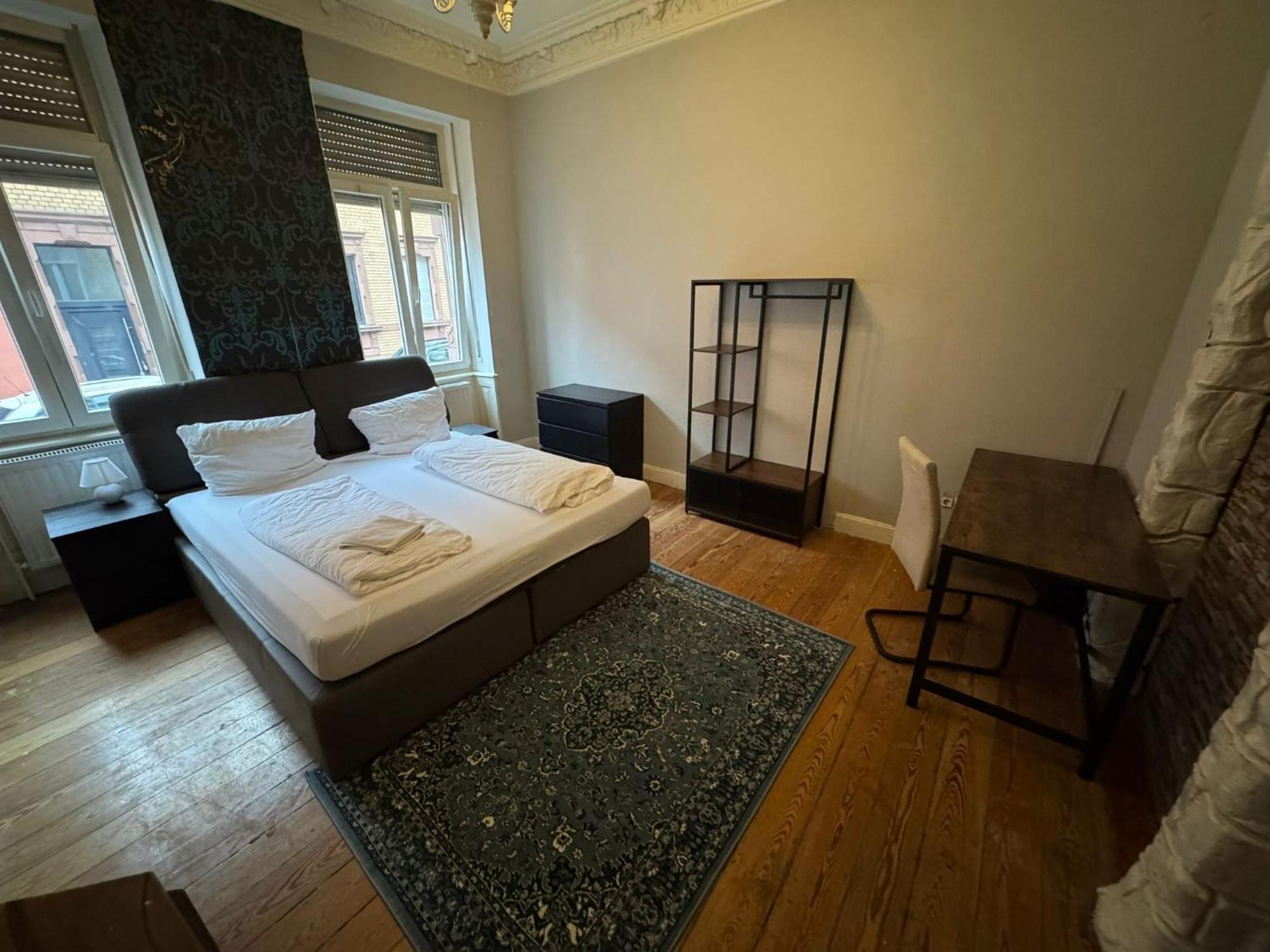 Zimmer In Kaiserslautern Exterior foto