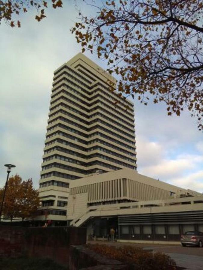 Zimmer In Kaiserslautern Exterior foto